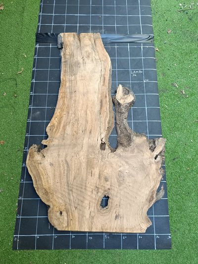 Plateau olivier brut Live Edge 140×80 cm – Réf. N°004