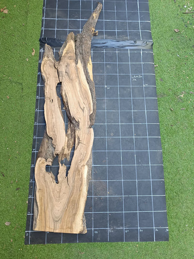 Plateau olivier brut Live Edge 150×40 cm – Réf. N°028