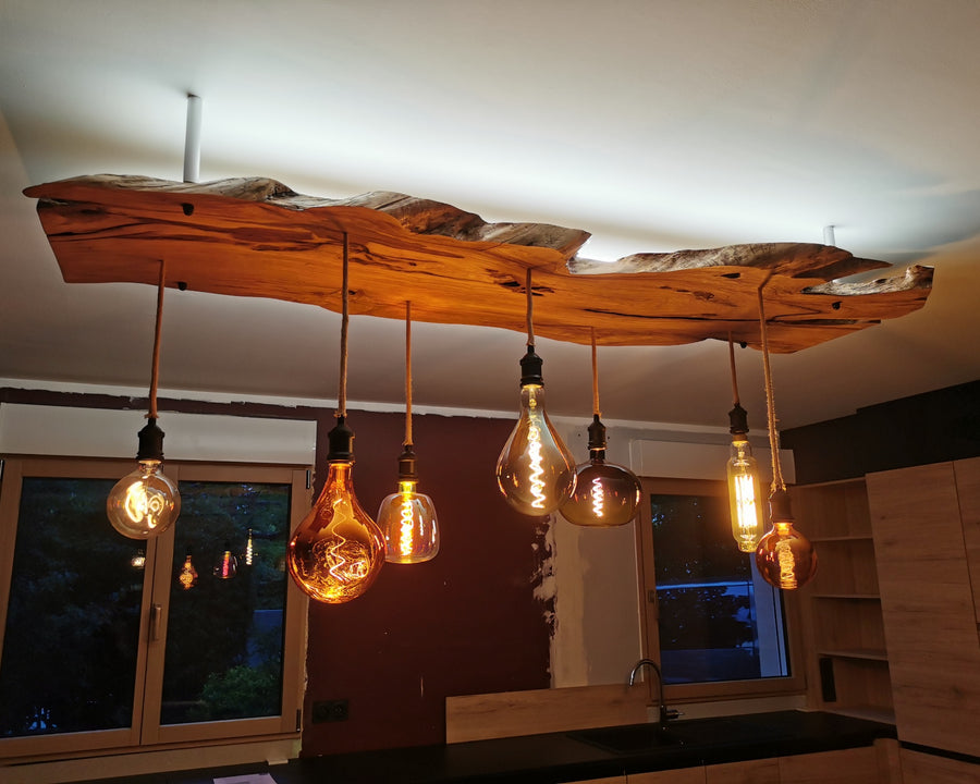 Lustre en bois d’olivier